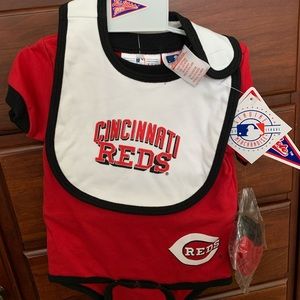 Vintage Cincinnati Reds Baby Onsie/Bib/Booties